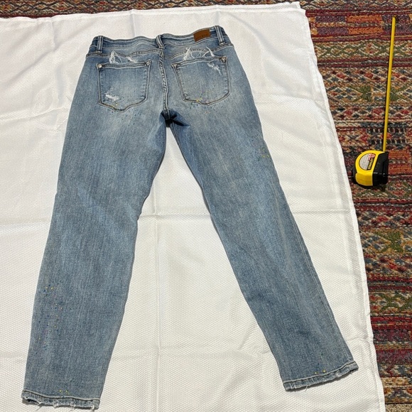 Judy Blue Light Wash Distressed Skinny Jeans - Picture 14 of 15